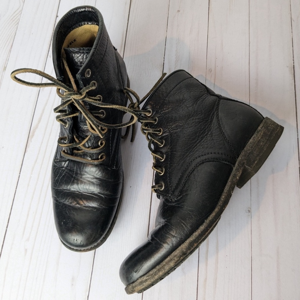 [SOLD] Frye • Tyler Lace Up Boots
